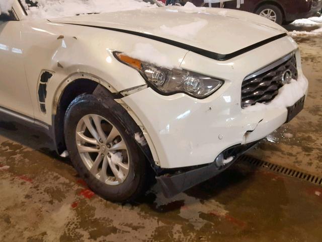 JNRAS18WX9M155254 - 2009 INFINITI FX35 WHITE photo 9