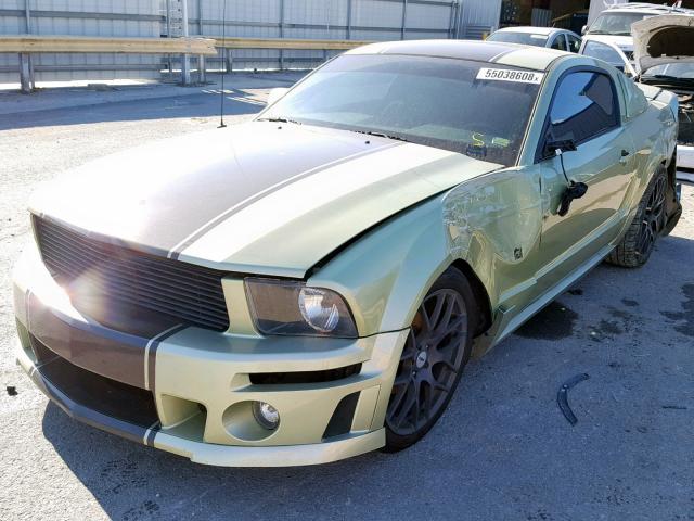 1ZVFT82H655165559 - 2005 FORD MUSTANG GT GREEN photo 2