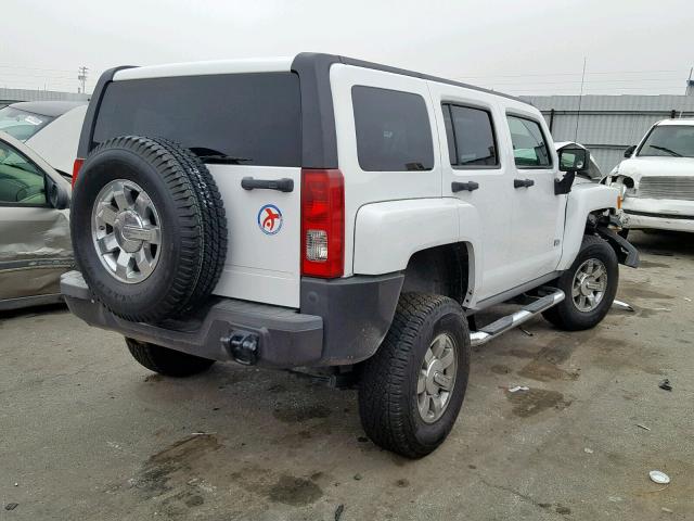 5GTDN13E478102616 - 2007 HUMMER H3 WHITE photo 4