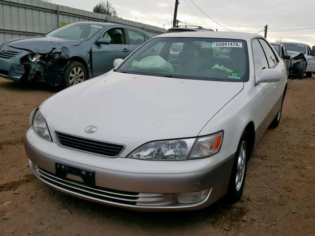 JT8BF22G3V0035537 - 1997 LEXUS ES 300 WHITE photo 2