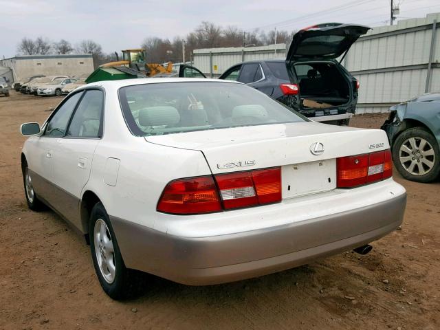 JT8BF22G3V0035537 - 1997 LEXUS ES 300 WHITE photo 3