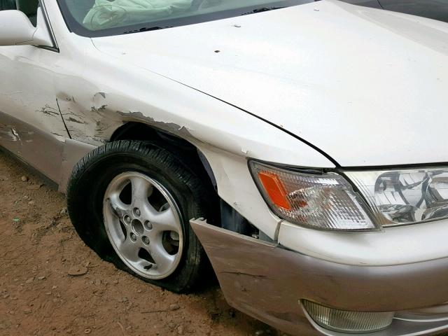 JT8BF22G3V0035537 - 1997 LEXUS ES 300 WHITE photo 9