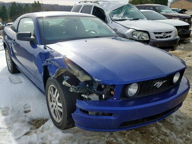 1ZVHT82H455169716 - 2005 FORD MUSTANG GT BLUE photo 1