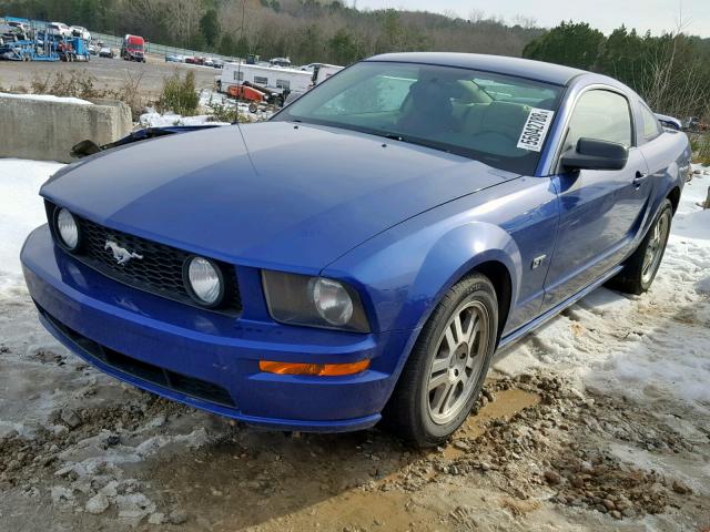 1ZVHT82H455169716 - 2005 FORD MUSTANG GT BLUE photo 2