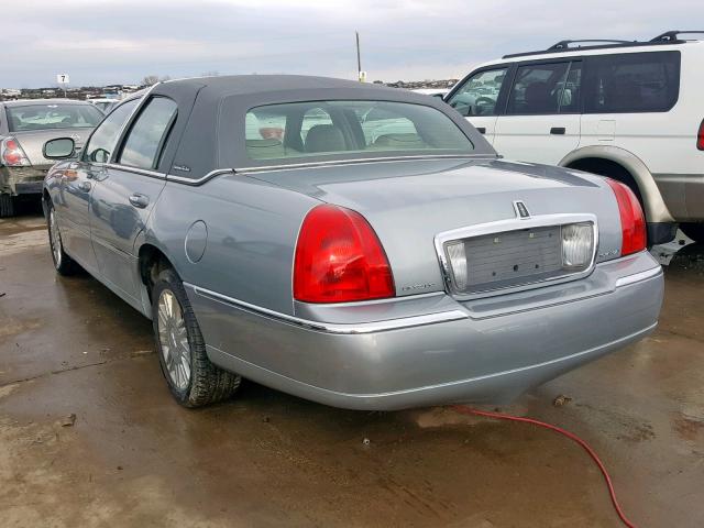 1LNHM83V96Y615326 - 2006 LINCOLN TOWN CAR D GRAY photo 3