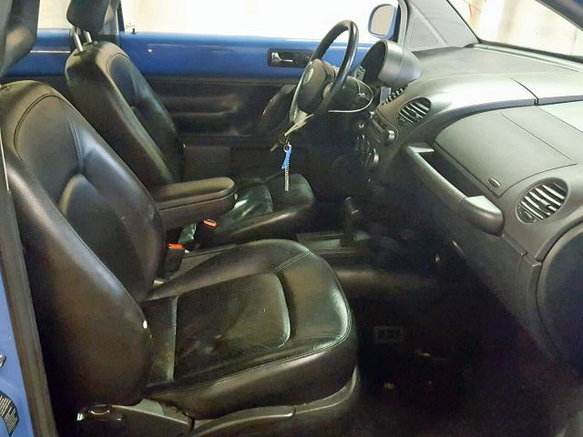 3VWCC21C61M428952 - 2001 VOLKSWAGEN NEW BEETLE ლურჯი ფოტო 5