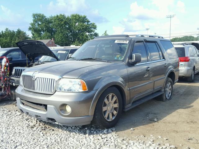 5LMFU28RX3LJ38685 - 2003 LINCOLN NAVIGATOR 棕色 照片 2