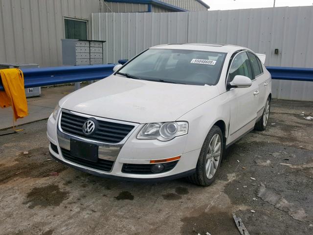 WVWJK7AN0AE166346 - 2010 VOLKSWAGEN PASSAT KOM WHITE photo 2