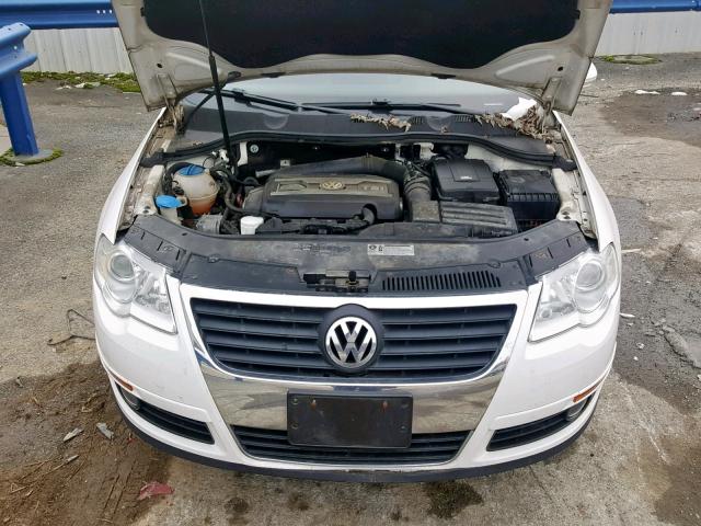 WVWJK7AN0AE166346 - 2010 VOLKSWAGEN PASSAT KOM WHITE photo 7