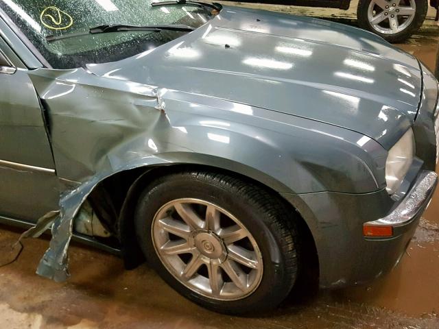 2C3JA63H95H101082 - 2005 CHRYSLER 300C BLUE photo 9