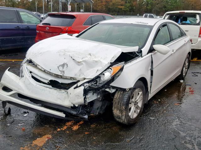 5NPEB4AC4CH432579 - 2012 HYUNDAI SONATA GLS WHITE photo 2