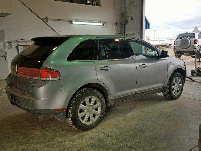 2LMDU88C27BJ11547 - 2007 LINCOLN MKX GRAY photo 4