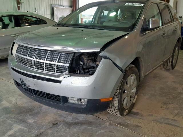 2LMDU88C27BJ11547 - 2007 LINCOLN MKX GRAY photo 9