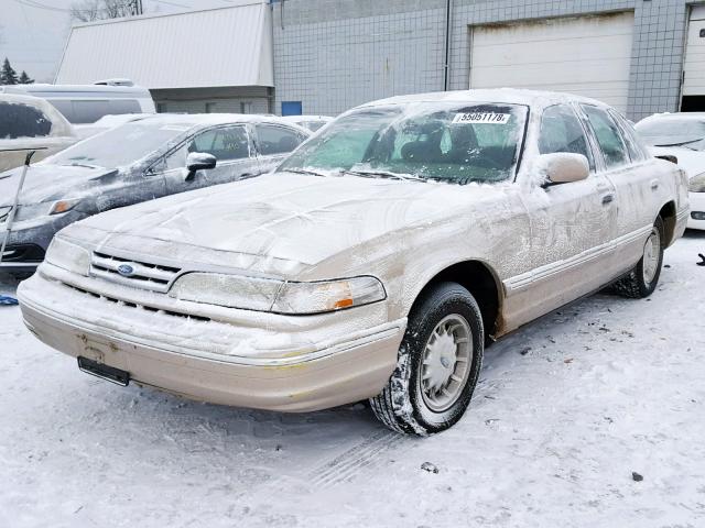 2FALP74W4VX105882 - 1997 FORD CROWN VICT CREAM photo 2