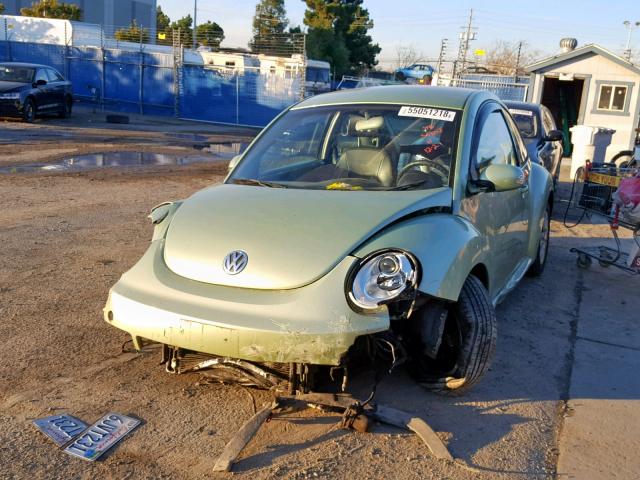 3VWPG31C39M511942 - 2009 VOLKSWAGEN NEW BEETLE GREEN photo 2