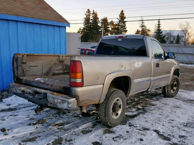 1GDHC24U72E303751 - 2002 GMC SIERRA C25 BEIGE photo 4