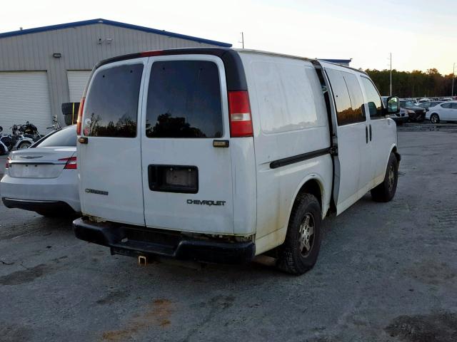 1GCFG15X051189641 - 2005 CHEVROLET EXPRESS G1 WHITE photo 4