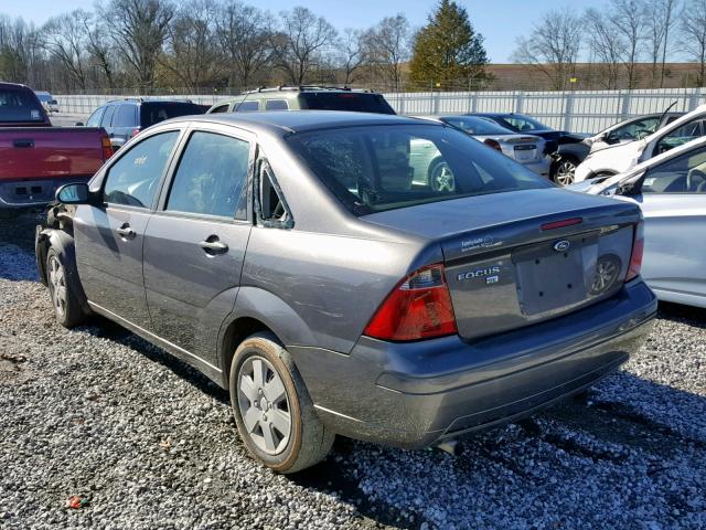 1FAHP34N27W226124 - 2007 FORD FOCUS ZX4 GRAY photo 3