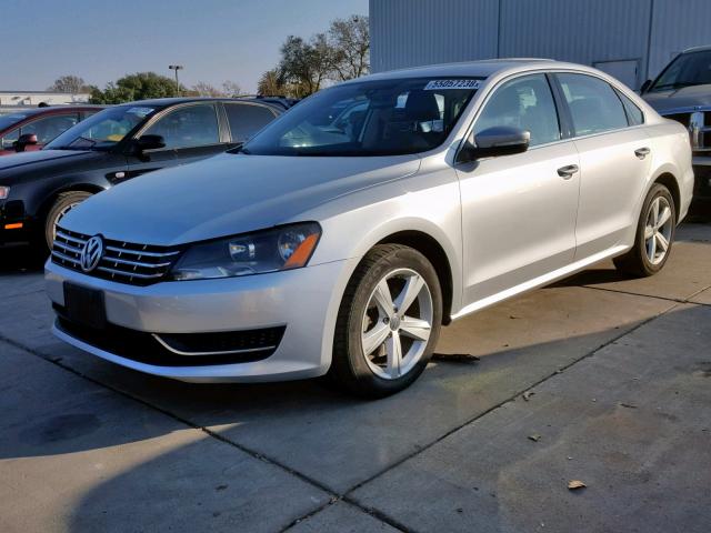 1VWBP7A33DC072902 - 2013 VOLKSWAGEN PASSAT SE SILVER photo 2