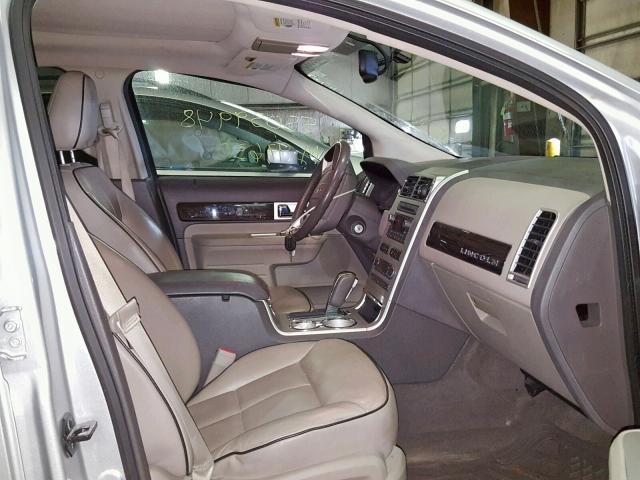 2LMDJ6JC4ABJ02119 - 2010 LINCOLN MKX SILVER photo 5