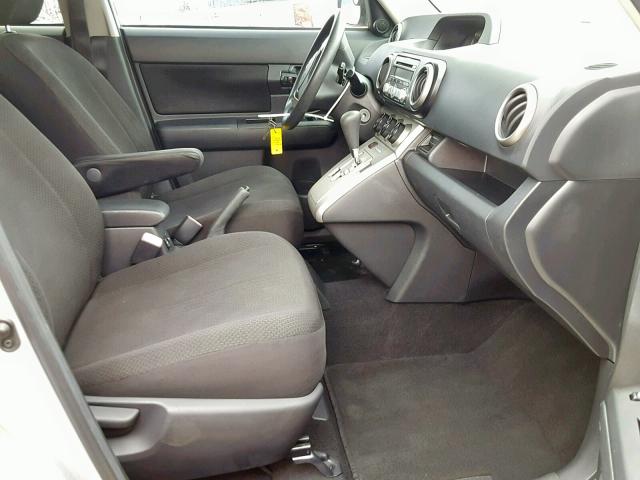 JTLKE50E391066881 - 2009 TOYOTA SCION XB Gümüş foto 5