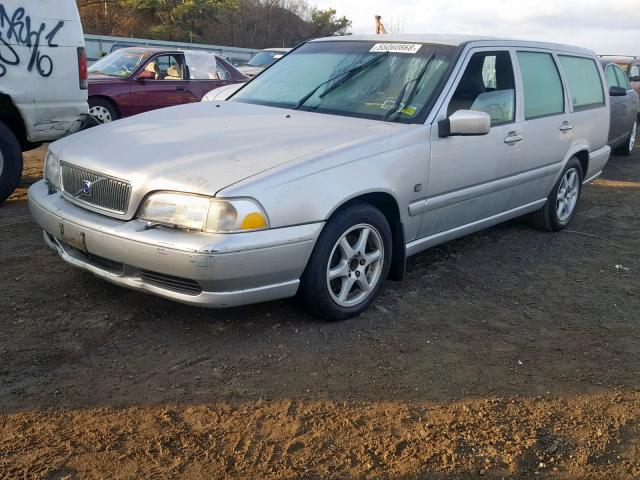 YV1LW61J5Y2713962 - 2000 VOLVO V70 BASE SILVER photo 2