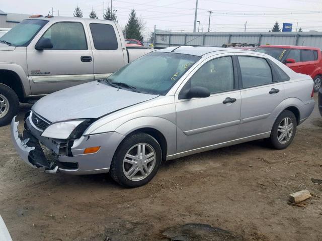 1FAFP34N76W135582 - 2006 FORD FOCUS ZX4 SILVER photo 2