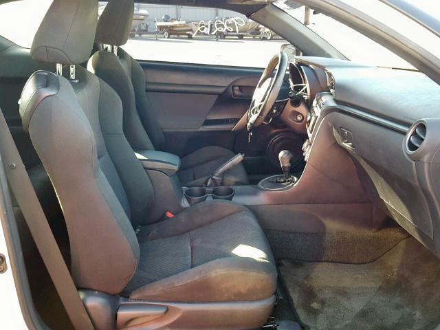 JTKJF5C79B3019021 - 2011 TOYOTA SCION TC 白色 照片 5