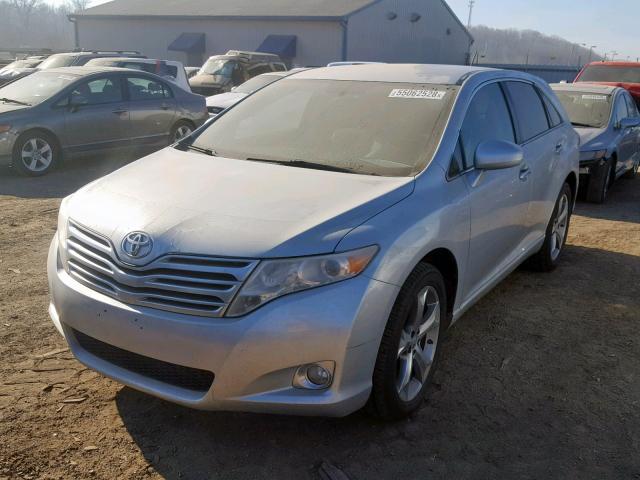 4T3BK3BB6AU043189 - 2010 TOYOTA VENZA BASE SILVER photo 2