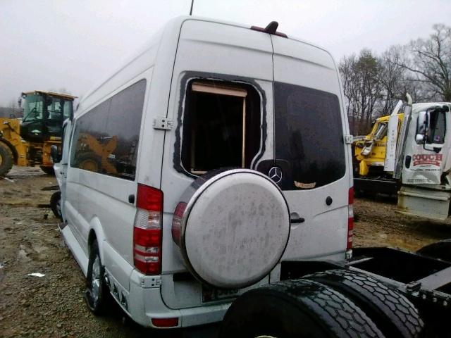 WD3PE8DC1E5843759 - 2014 MERCEDES-BENZ SPRINTER 2 WHITE photo 3