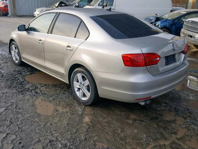 3VWLL7AJ4DM232881 - 2013 VOLKSWAGEN JETTA TDI GOLD photo 3