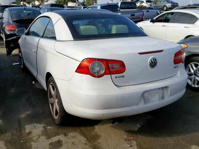 WVWDA71F47V010666 - 2007 VOLKSWAGEN EOS 2.0T S WHITE photo 3