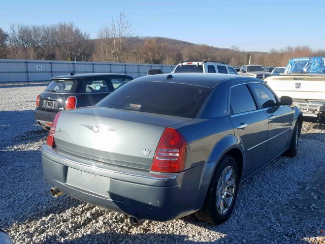 2C3JA63H55H176409 - 2005 CHRYSLER 300C GRAY photo 4