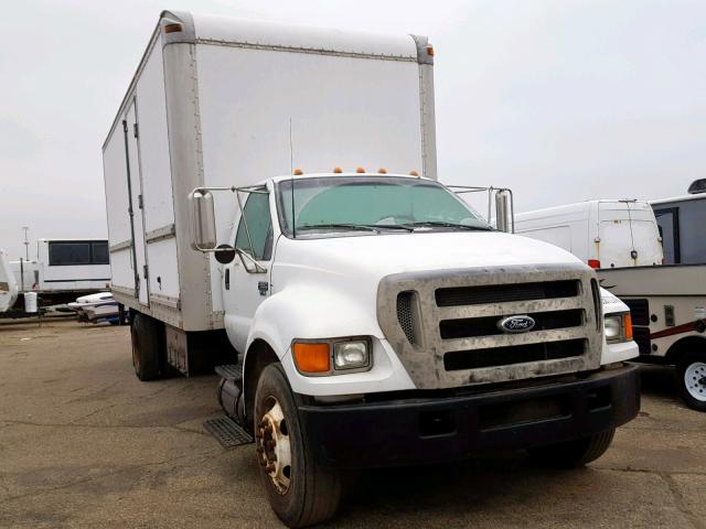 3FRNF65N04V688481 - 2004 FORD F650 SUPER WHITE photo 1