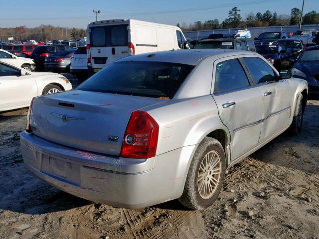 2C3CA5CV2AH327192 - 2010 CHRYSLER 300 TOURIN SILVER photo 4