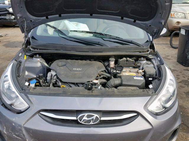 KMHCT4AE7GU150577 - 2016 HYUNDAI ACCENT SE GRAY photo 7