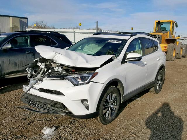 2T3RFREV4JW728500 - 2018 TOYOTA RAV4 ADVEN WHITE photo 2