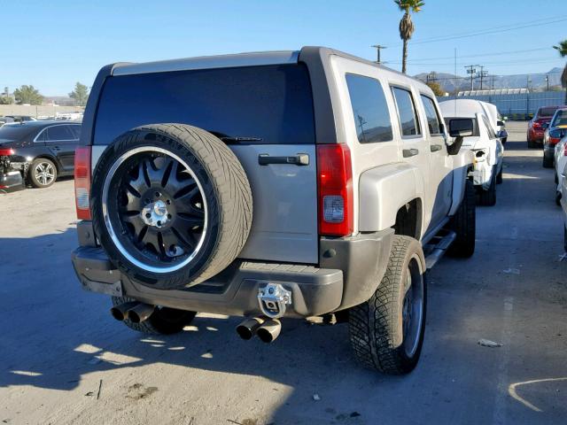 5GTDN13E978210312 - 2007 HUMMER H3 BEIGE photo 4