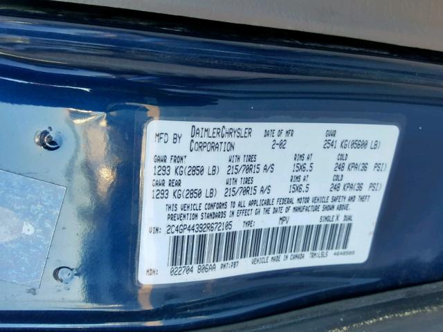 2C4GP44392R672105 - 2002 CHRYSLER TOWN & COU BLUE photo 10