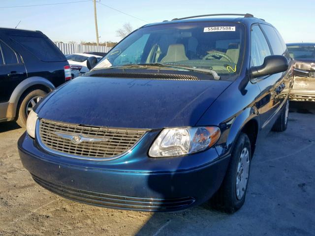 2C4GP44392R672105 - 2002 CHRYSLER TOWN & COU BLUE photo 2