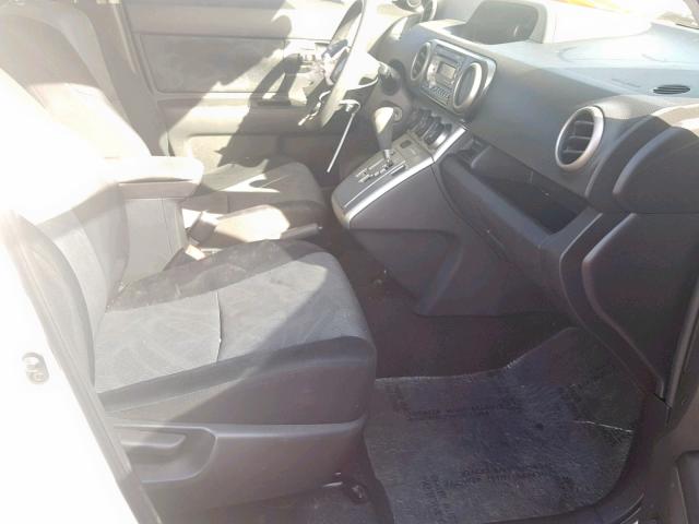 JTLZE4FE7B1123041 - 2011 TOYOTA SCION XB WHITE photo 5