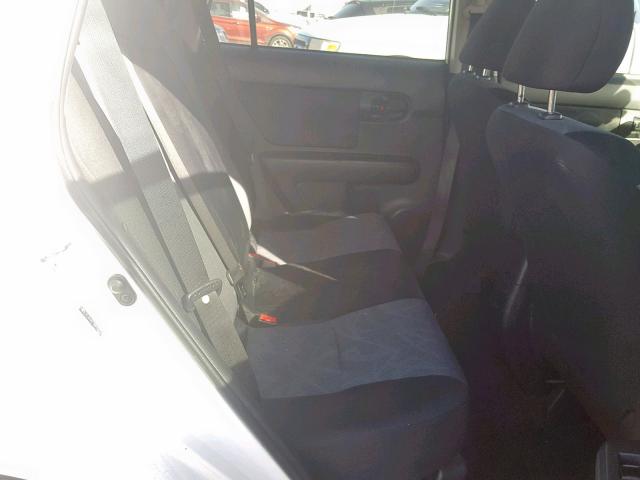 JTLZE4FE7B1123041 - 2011 TOYOTA SCION XB WHITE photo 6