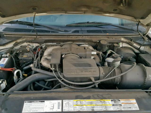 5LMEU27A4YLJ18124 - 2000 LINCOLN NAVIGATOR Ақ фото 7