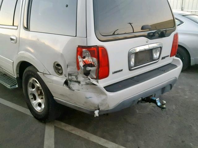 5LMEU27A4YLJ18124 - 2000 LINCOLN NAVIGATOR Ақ фото 9