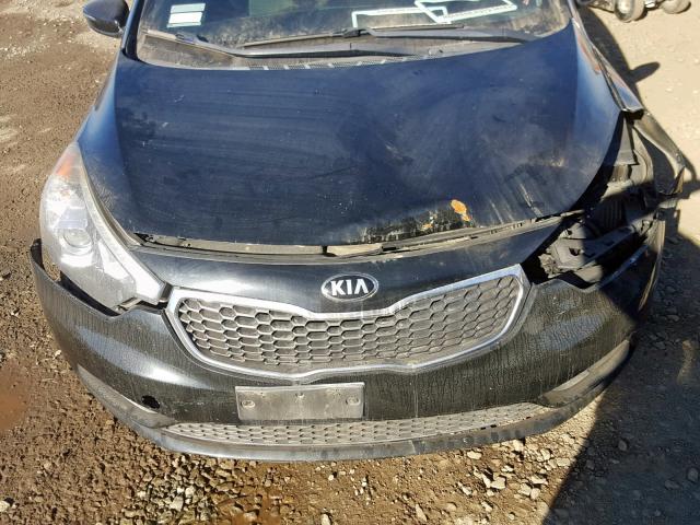 KNAFX4A86E5205590 - 2014 KIA FORTE EX BLACK photo 9