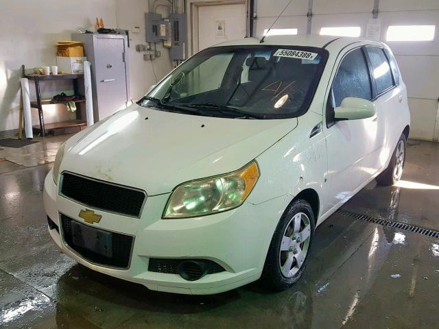 KL1TD66E29B396481 - 2009 CHEVROLET AVEO LS WHITE photo 2