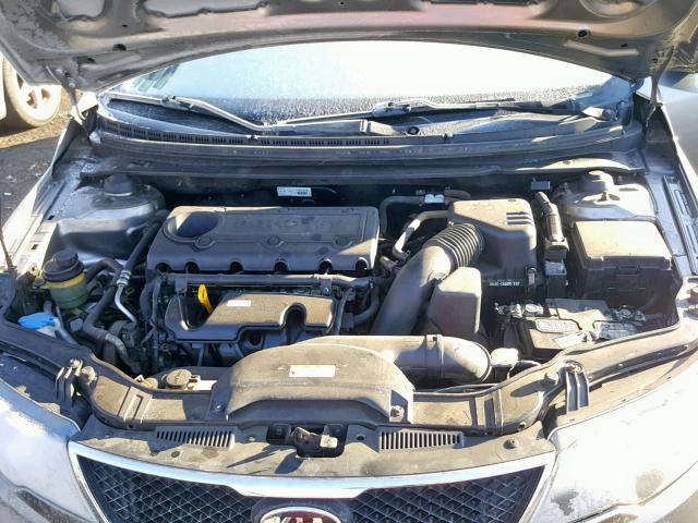 KNAFU4A21A5132546 - 2010 KIA FORTE EX GRAY photo 7