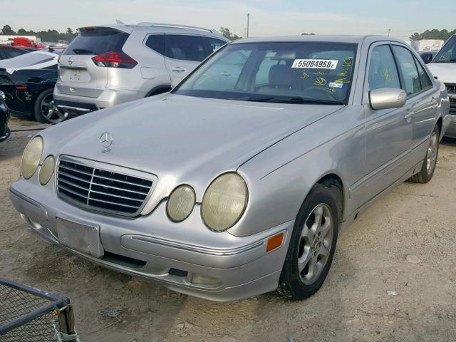 WDBJF65J32B487806 - 2002 MERCEDES-BENZ E 320 SILVER photo 2