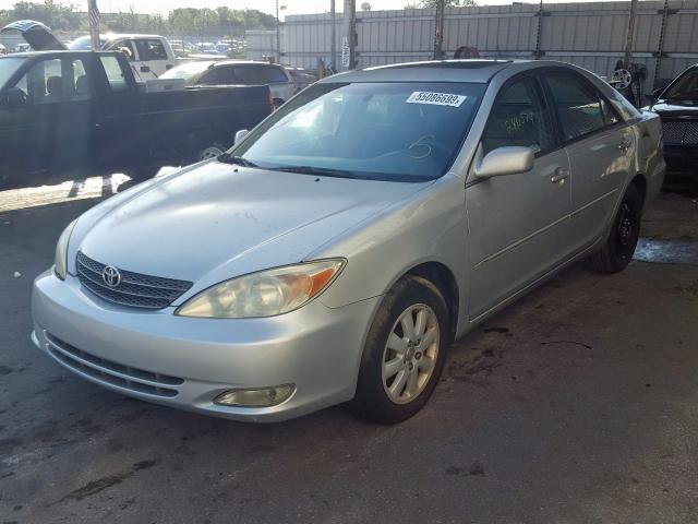 4T1BF32K14U582854 - 2004 TOYOTA CAMRY LE SILVER photo 2