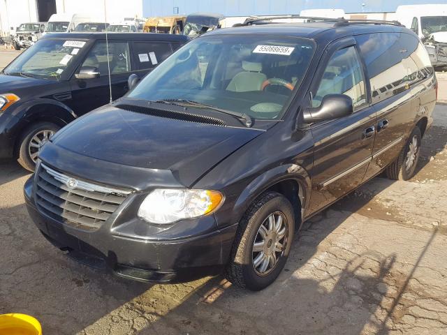 2C4GP54L95R206555 - 2005 CHRYSLER TOWN & COU BLACK photo 2